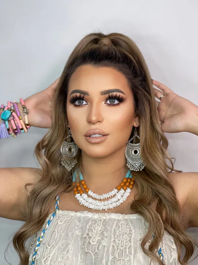 الفنانة بتول الحداد