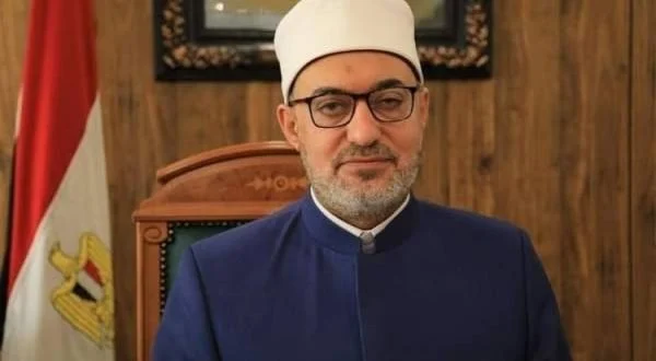كم عمر نظير عياد مفتي الجمهورية الجديد