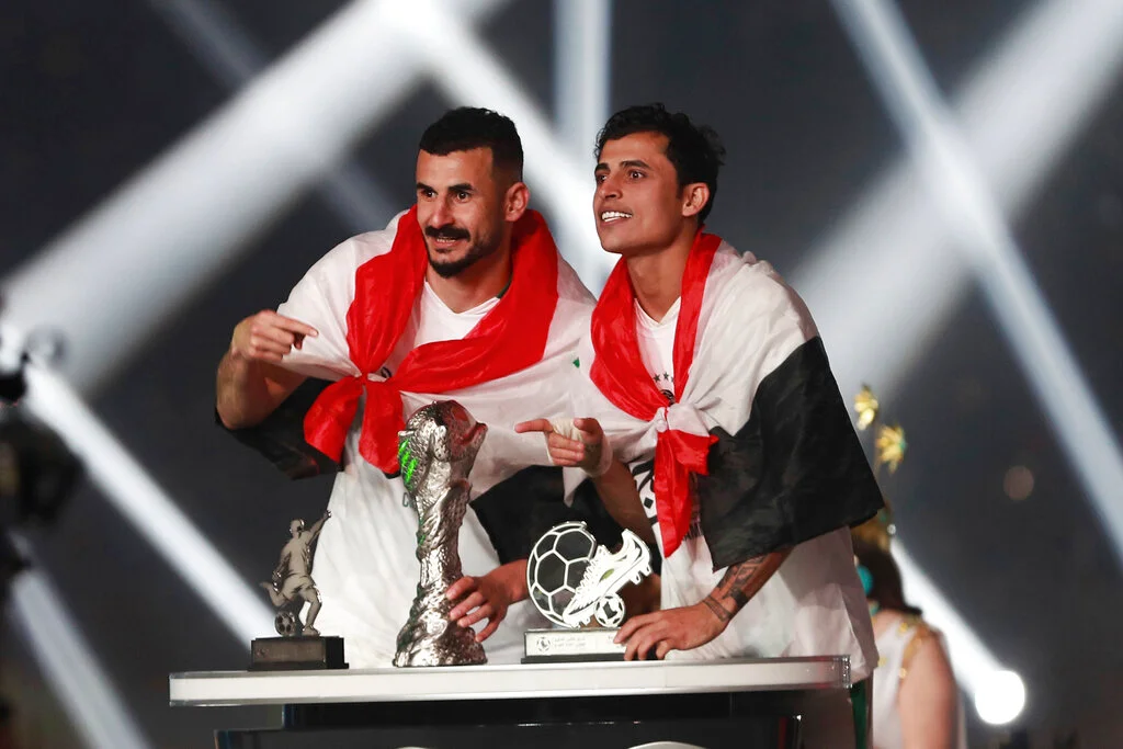 ما هو مرض أيمن حسين اللاعب العراقي