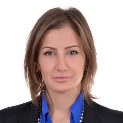 علياء منصور