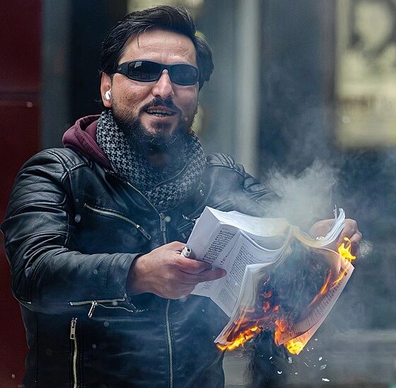 سلوان موميكا