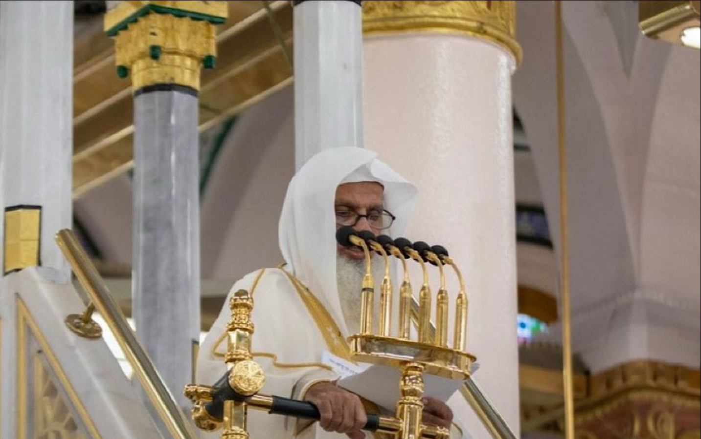 من هو الشيخ الدكتور علي بن عبد الرحمن الحذيفي شيخ أئمة المسجد النبوي؟